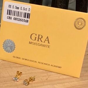 1ctw Moissanite Stud Earrings 925 Sterling Silver plated 14k Yellow Gold COA NEW